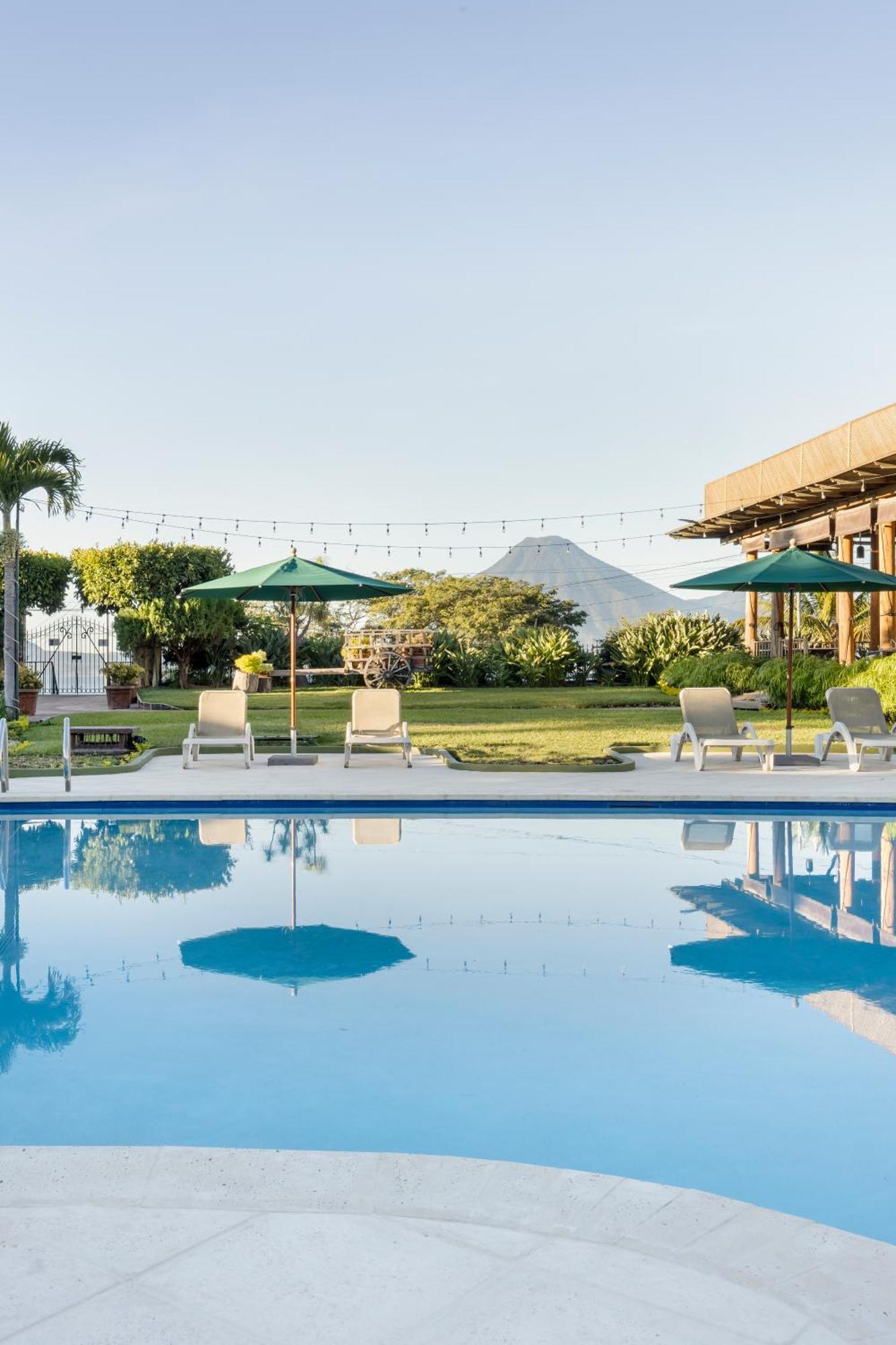 Porta Hotel Del Lago Panajachel Exteriör bild