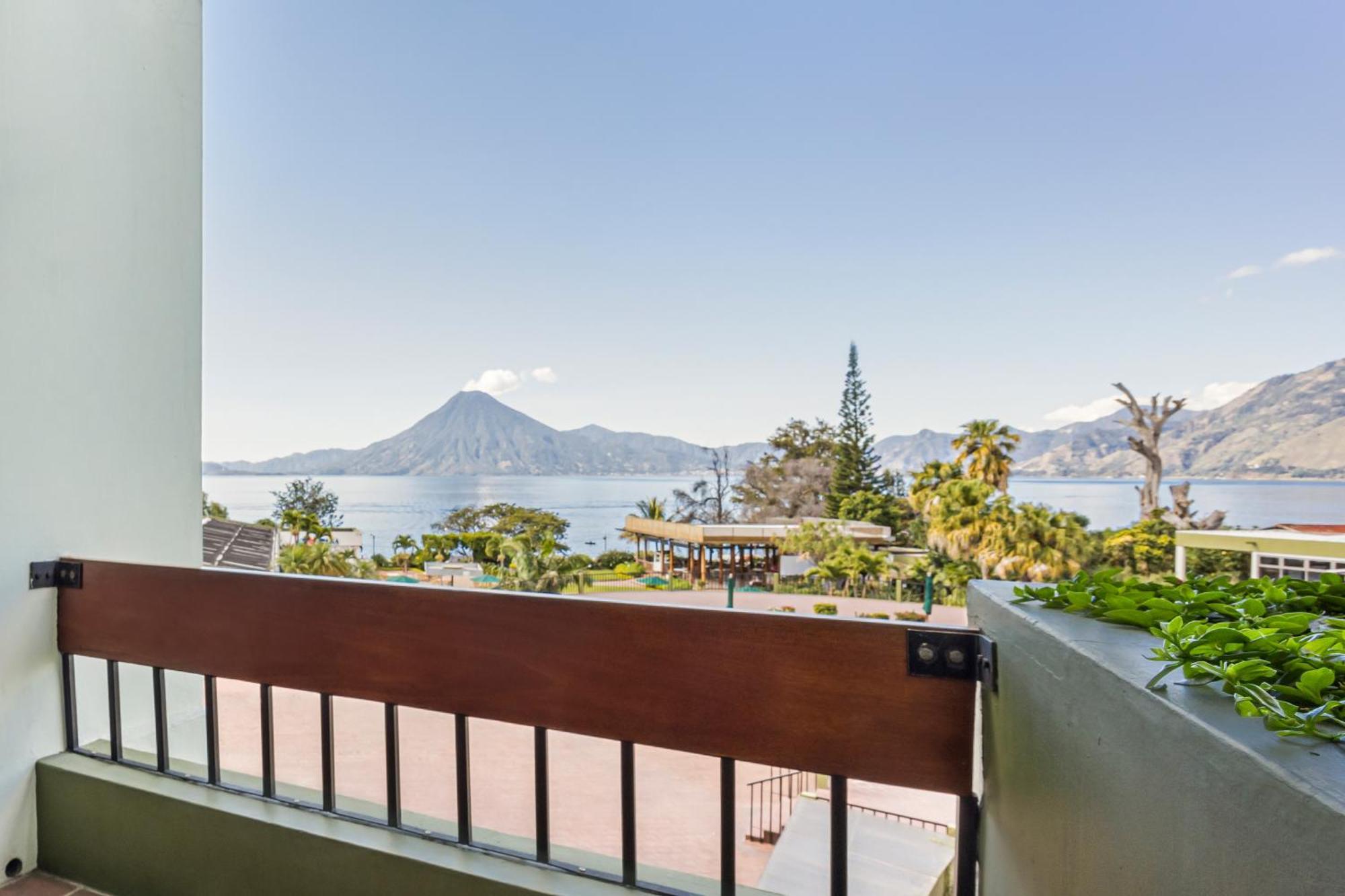 Porta Hotel Del Lago Panajachel Exteriör bild