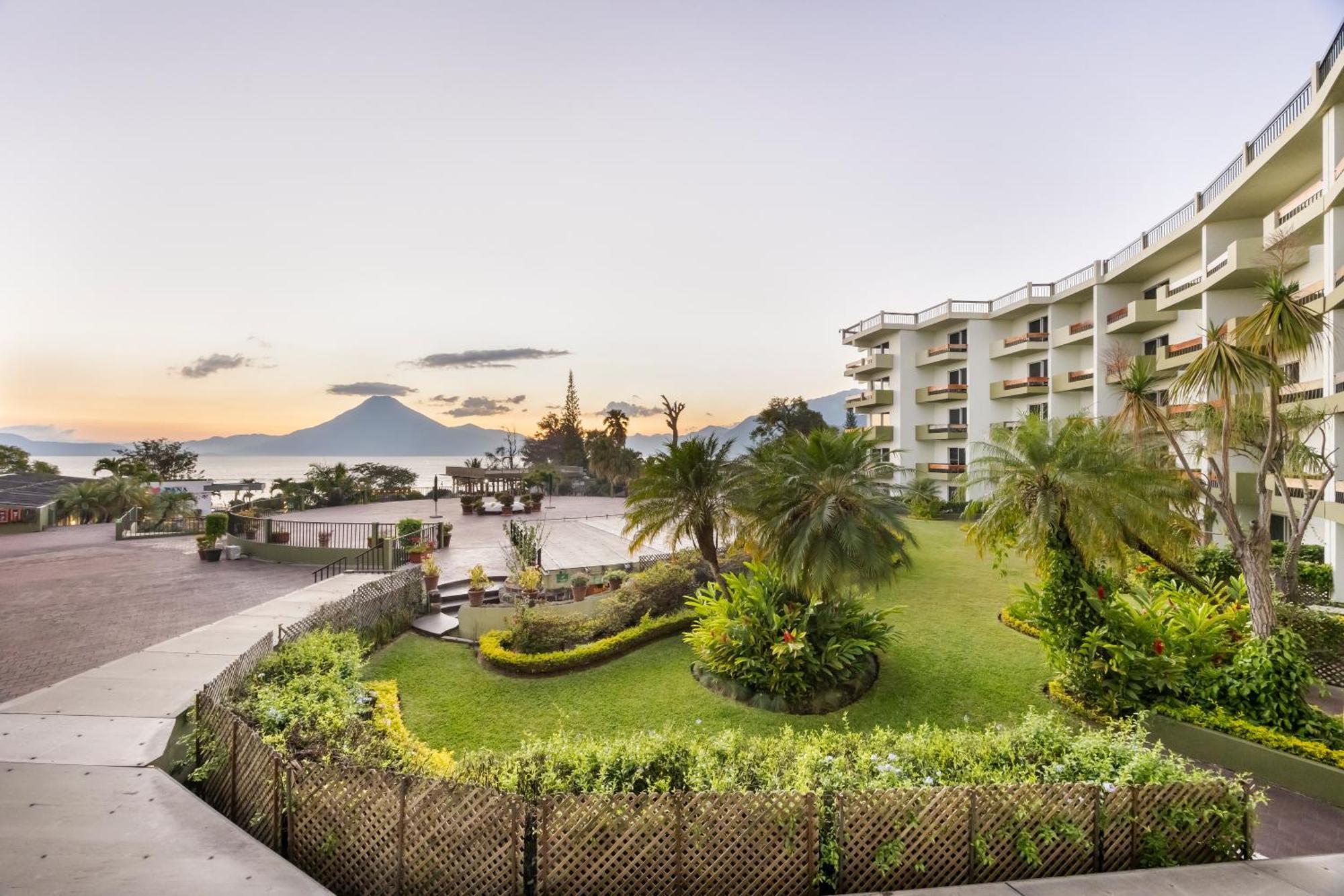 Porta Hotel Del Lago Panajachel Exteriör bild